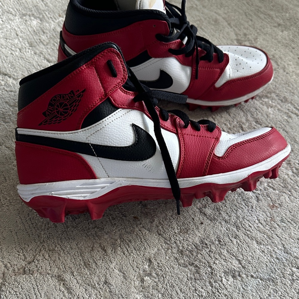 Jordan 1 Mid TD men’s football cleat